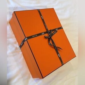💯 Authentic Hermes Box 9.5 x 13 x 3.5 in
